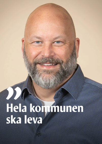 Kandidater till kommunfullmäktige på plats tre, fyra och fem.